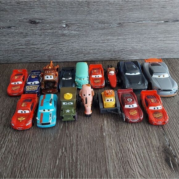 Disney Pixar Cars Mixed Lot 16 Cars Lightning etc. - Picture 1 of 4